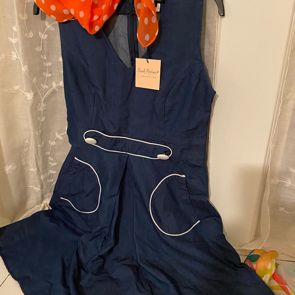Illegally Cute 70s Body Con Dress